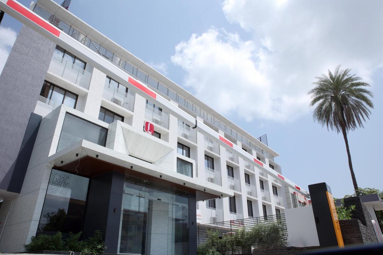 Lords Eco Inn, Ambaji Экстерьер фото
