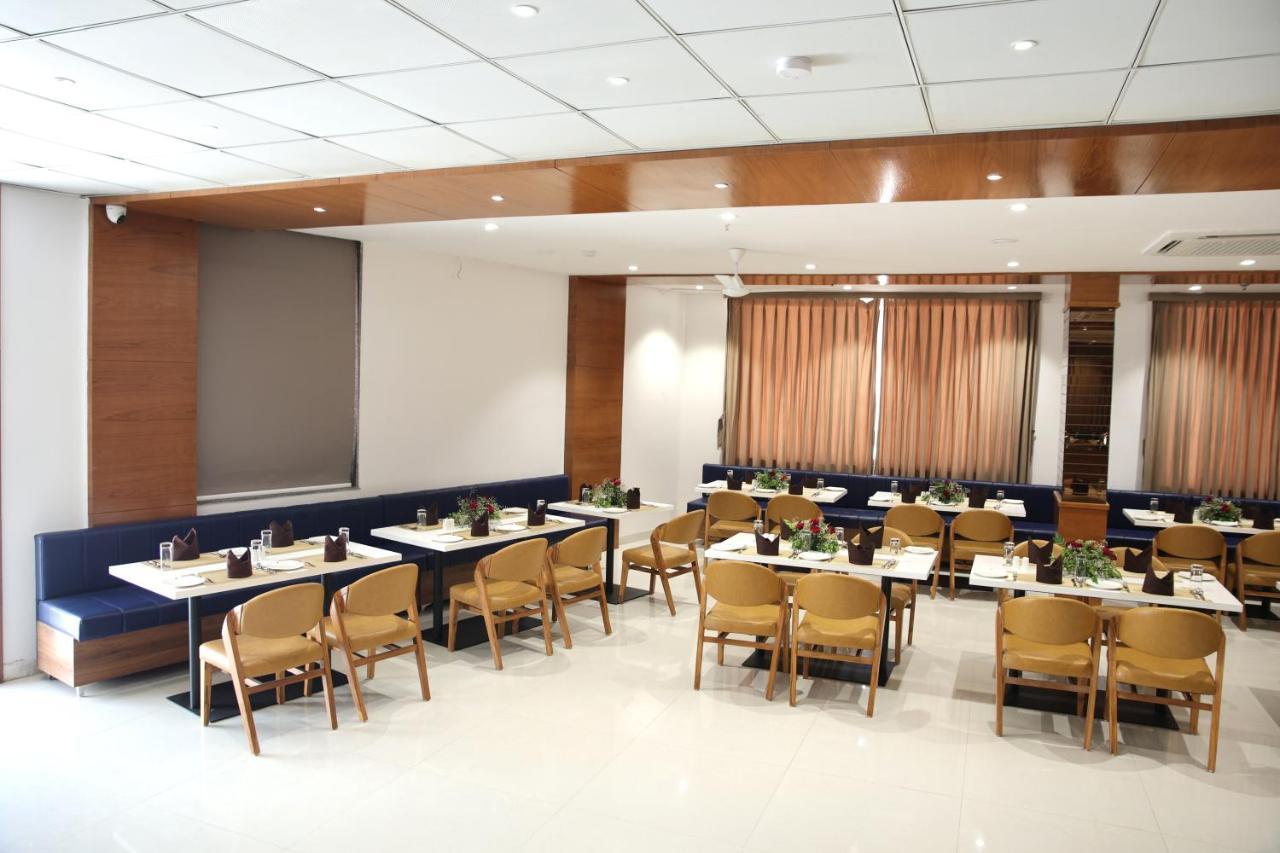 Lords Eco Inn, Ambaji Экстерьер фото