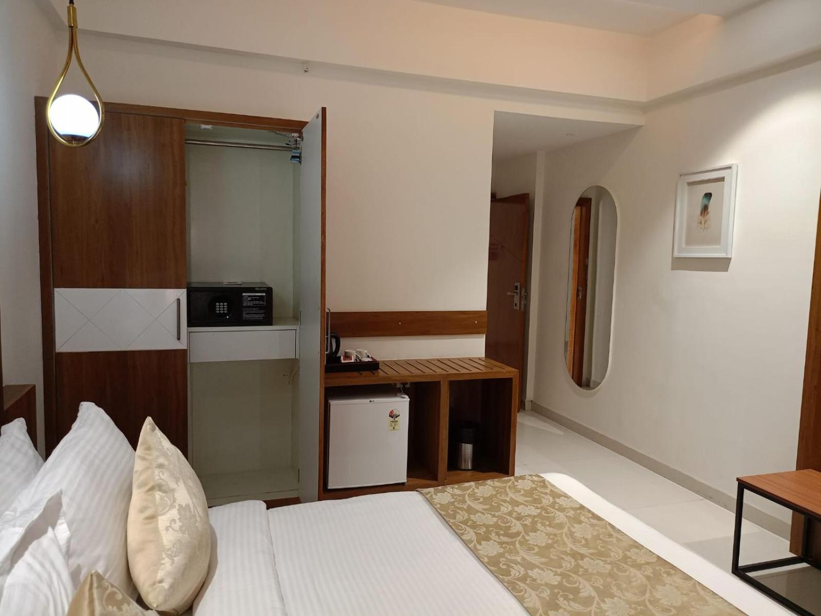 Lords Eco Inn, Ambaji Экстерьер фото