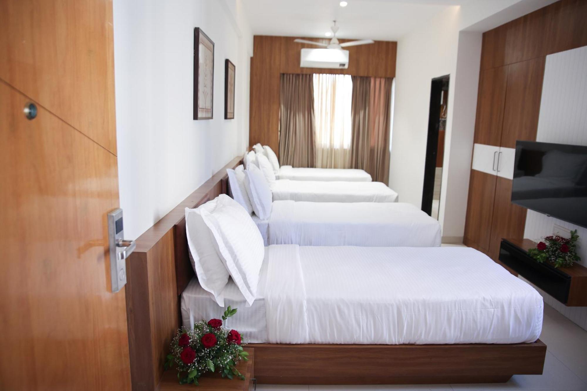 Lords Eco Inn, Ambaji Экстерьер фото