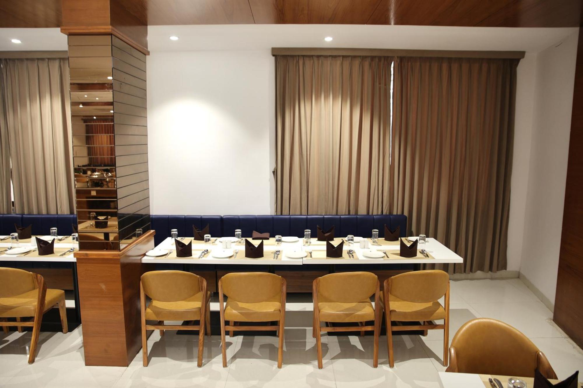 Lords Eco Inn, Ambaji Экстерьер фото