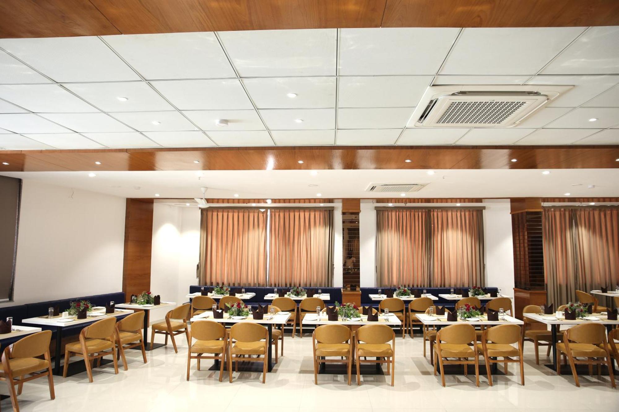 Lords Eco Inn, Ambaji Экстерьер фото