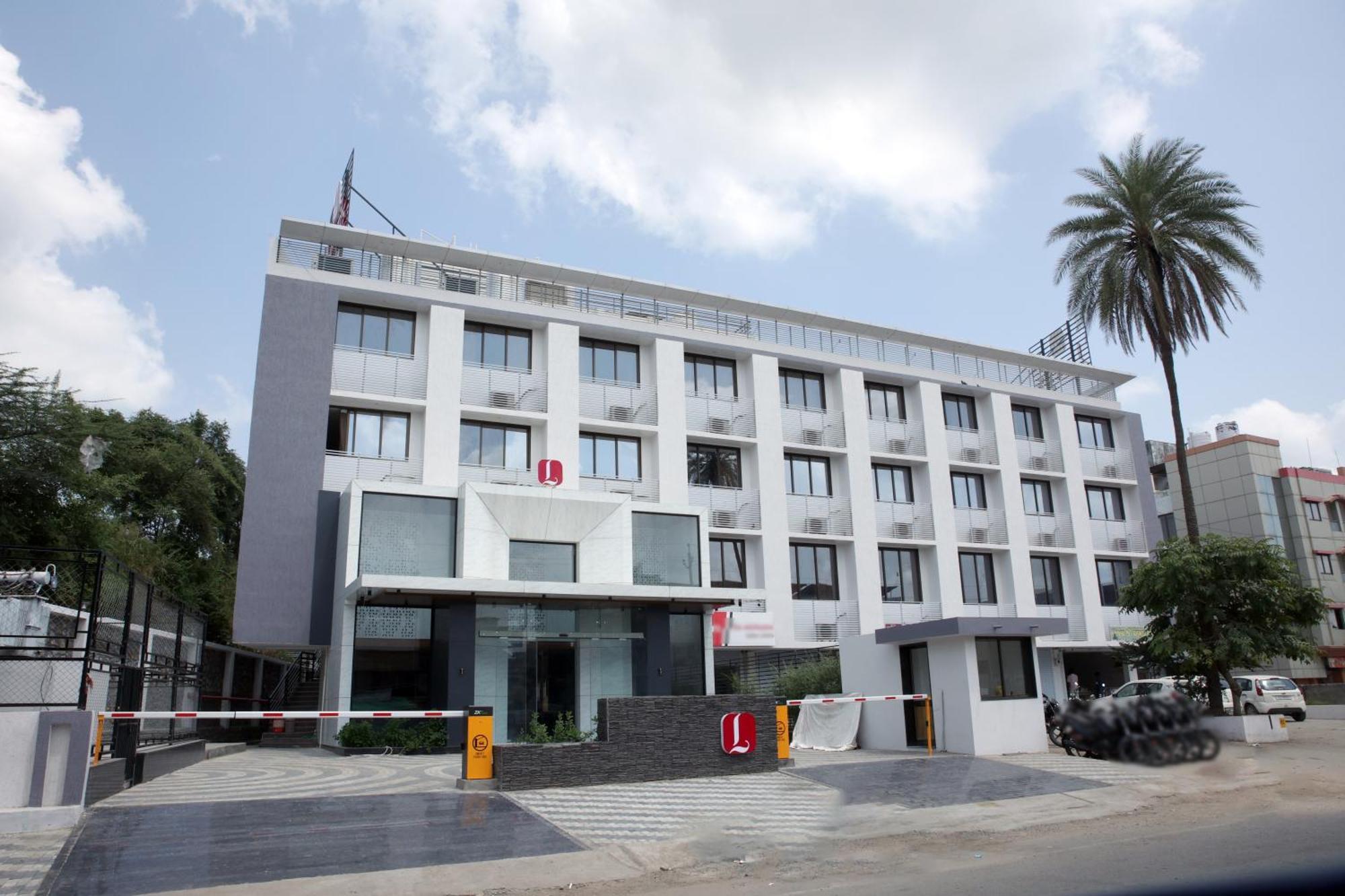 Lords Eco Inn, Ambaji Экстерьер фото